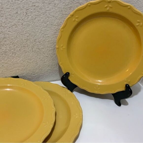 Home Trends BELLCREST YELLOW Stoneware Embossed Scroll Dots Dinner Plates Set 3 - Picture 2 of 6